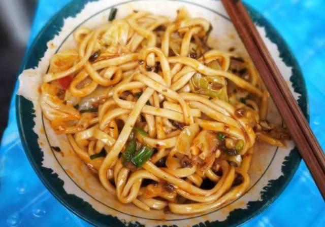 重庆渝中区十大必吃饭店,重庆不能错过的三家火锅店