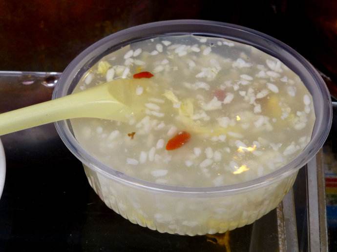 月子里喝米酒有什么好处,老年人喝米酒有什么好处