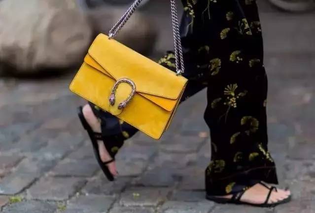 总说要Chanel、LV包包,但你连锁扣怎么打开都不知道!