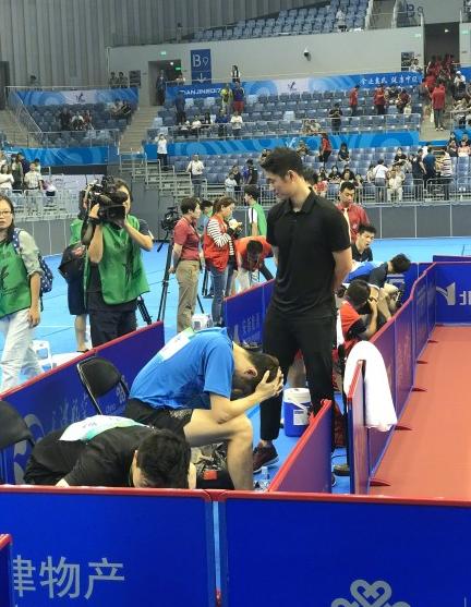 马龙许昕乒乓球比赛视频回放,国乒成员受伤坚持比赛合集