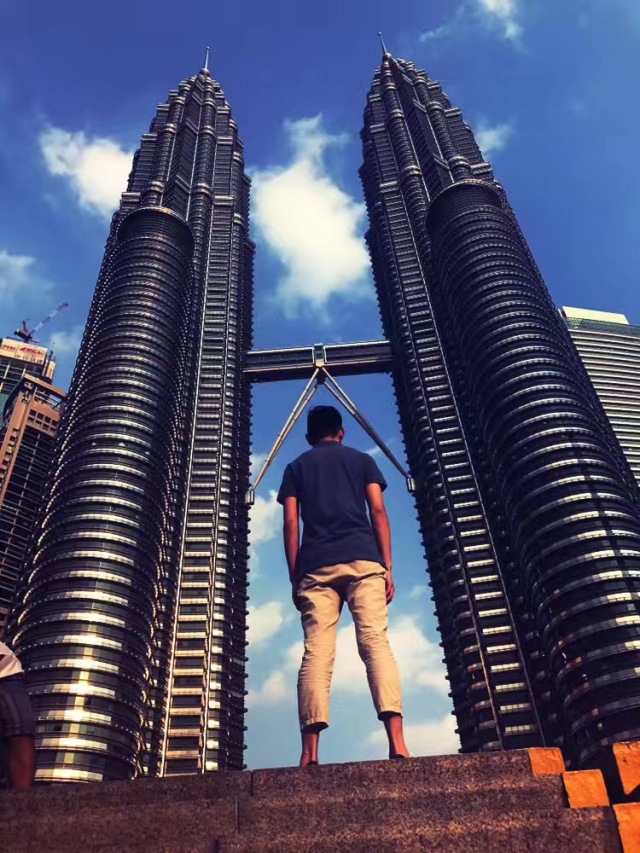 学姐学长的朋友圈，飞过一整个世界