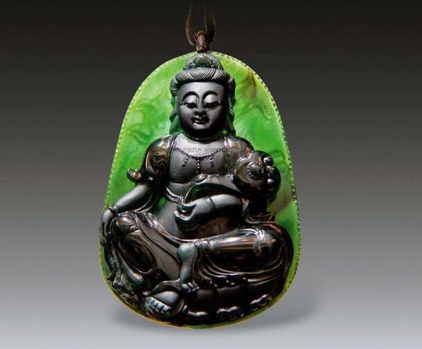 不同光线颜色不变的翡翠是假的吗,哪种颜色的翡翠好