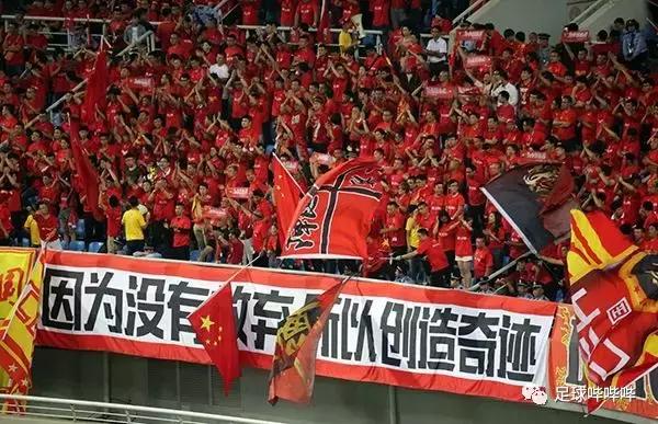 致敬每一个熬夜看球的人,致敬所有加班加点的人