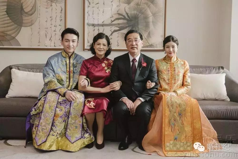 端庄大气的妈妈装婚礼,得体大方的妈妈穿搭