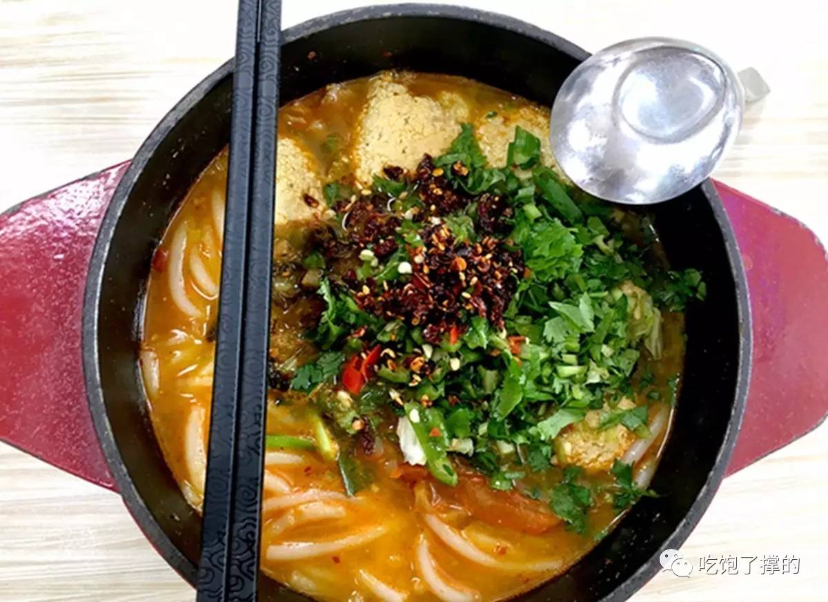 地球首家双立人铁锅米线,让人心安理得地荒废一个下午