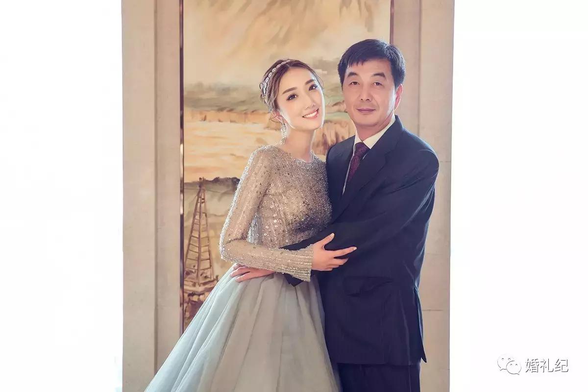 端庄大气的妈妈装婚礼,得体大方的妈妈穿搭