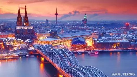 白色的五毛钱硬币是不是假币,1980年五角假币和真币的区别图片