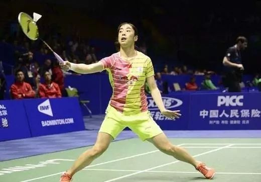 被推过顶球瞬间愁白头，两个小技巧帮你摆脱困境