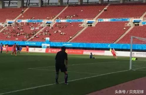 底线裁判吹罚犯规如何换位,底线裁判还有吗