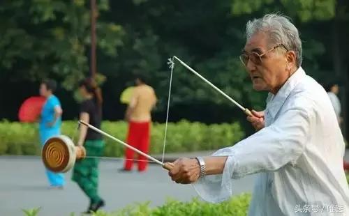 肩关节痛除了肩周炎还有什么原因,肩周炎是肩关节痛还是肩痛