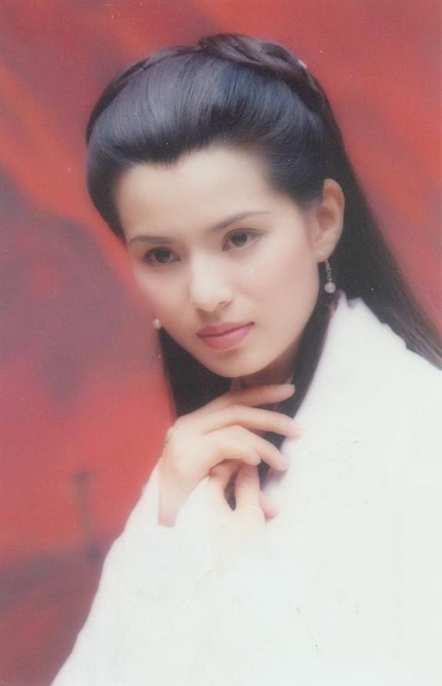 深眼窝真的显老吗,眼窝深眉弓高显老