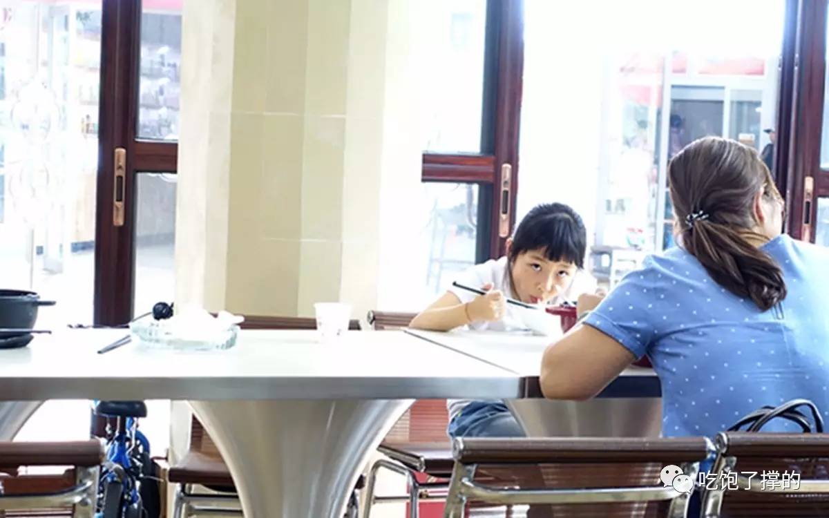 地球首家双立人铁锅米线,让人心安理得地荒废一个下午