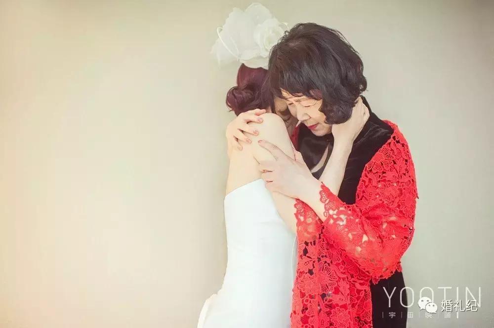 端庄大气的妈妈装婚礼,得体大方的妈妈穿搭