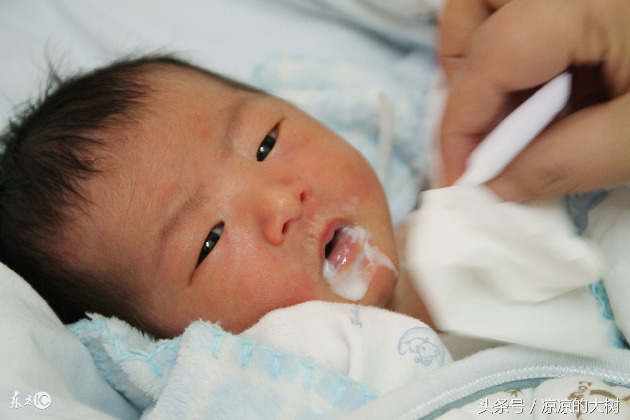 小月龄宝宝消除腹胀穴位,小月龄腹胀怎么缓解