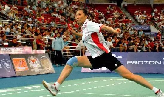 被推过顶球瞬间愁白头，两个小技巧帮你摆脱困境