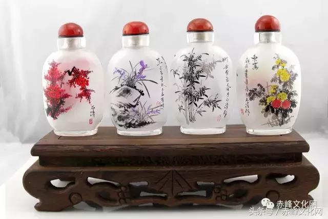 蒙古族拜年礼仪鼻烟壶,蒙古族交换鼻烟壶礼仪