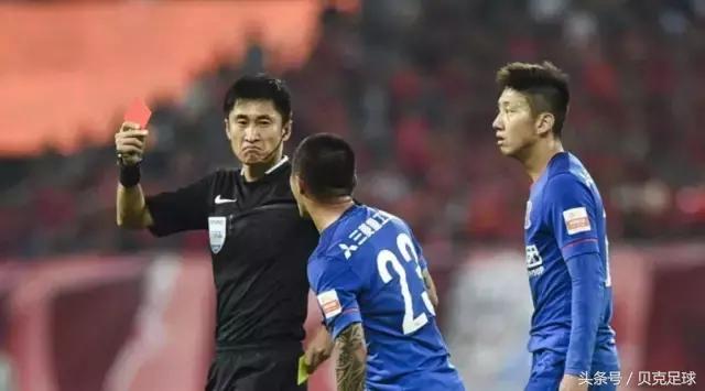 底线裁判吹罚犯规如何换位,底线裁判还有吗