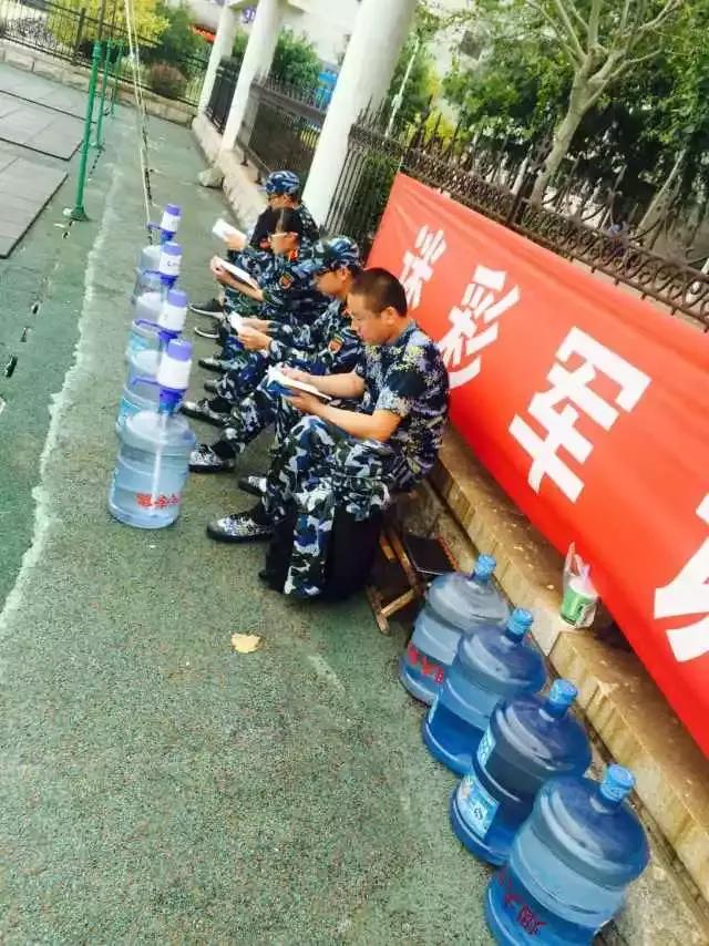 鍐涜惀宀佹湀閲庤惀璁粌瑙嗛,閮ㄩ槦杩峰僵鐢熸椿瑙嗛