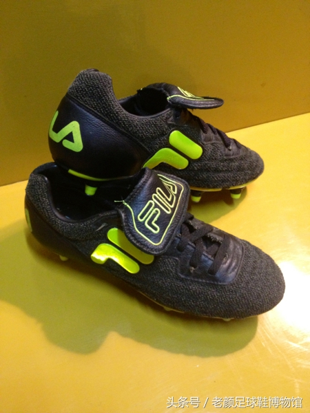 专业的足球鞋有哪几个品牌,曾经的足球鞋知名品牌有哪些