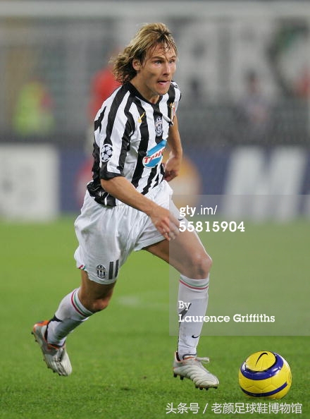 专业的足球鞋有哪几个品牌,曾经的足球鞋知名品牌有哪些