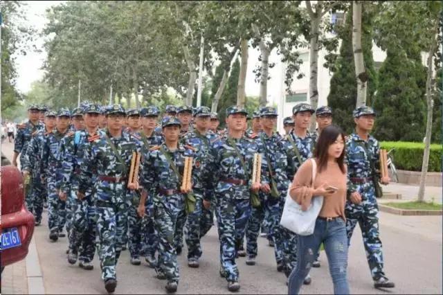 鍐涜惀宀佹湀閲庤惀璁粌瑙嗛,閮ㄩ槦杩峰僵鐢熸椿瑙嗛