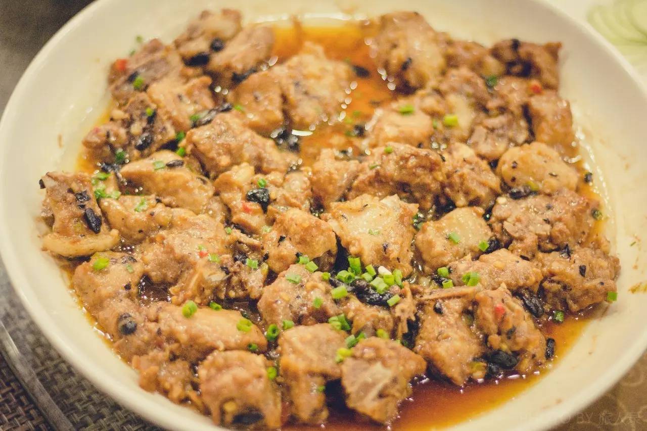 住在梦境般的黄姚花海之中，找回久违了的诗意与远方