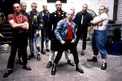 秋冬必入的马丁靴,秋冬季节少不了一双马丁靴