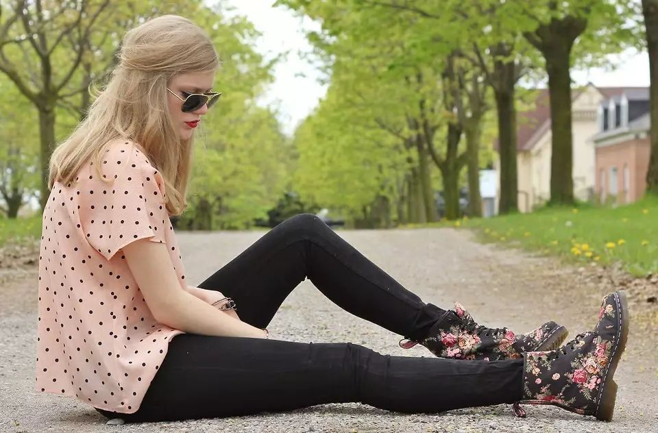 秋冬必入的马丁靴,秋冬季节少不了一双马丁靴