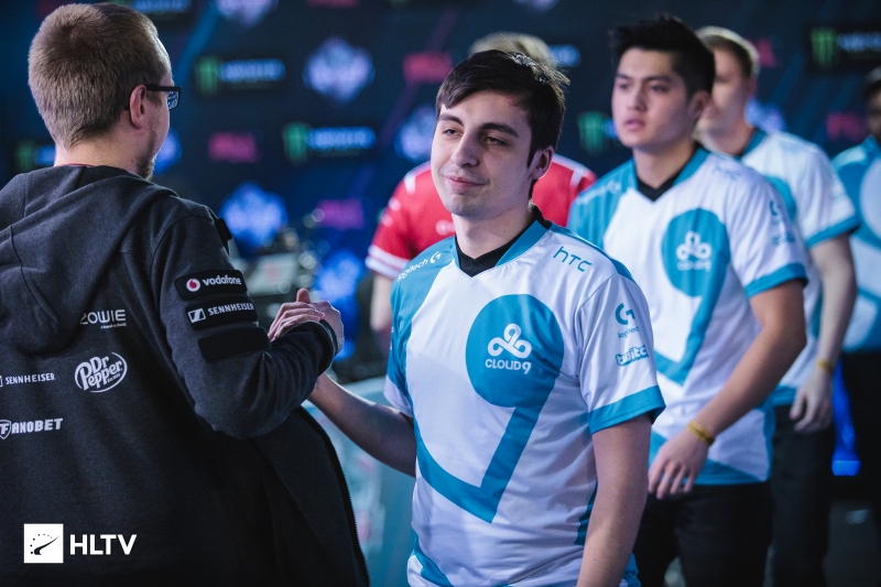 csgo职业哥打吃鸡,csgo吃鸡职业哥