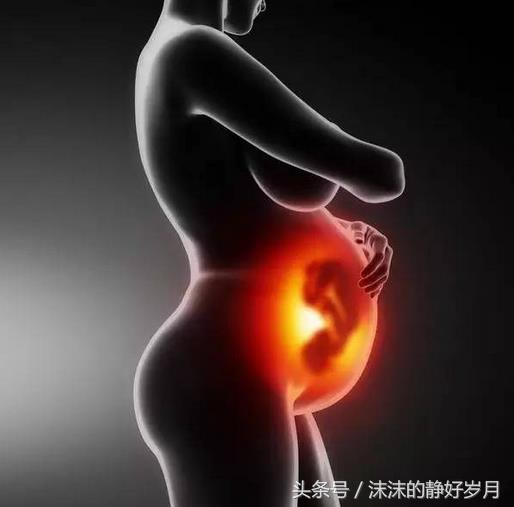 孕妈妈肚子动来动去,胎儿在肚子里打嗝是什么胎动