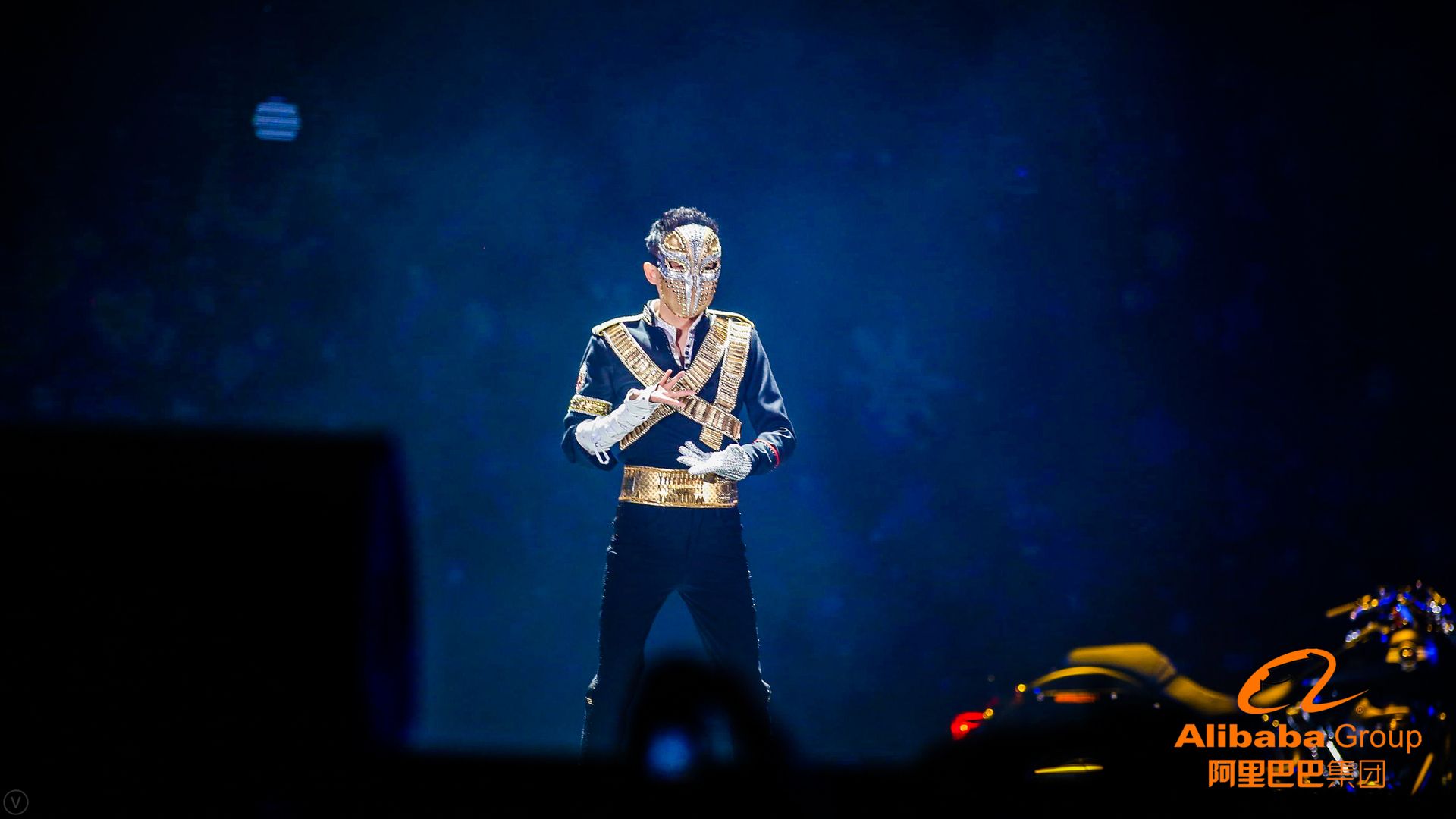 这些高清大图告诉你，今天刷屏朋友圈的阿里年会到底在玩什么？