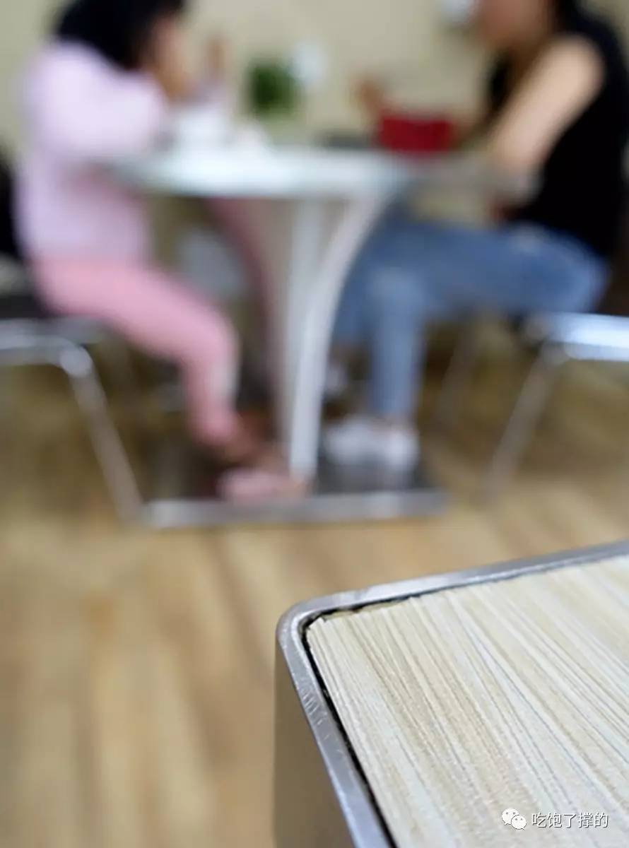 地球首家双立人铁锅米线,让人心安理得地荒废一个下午