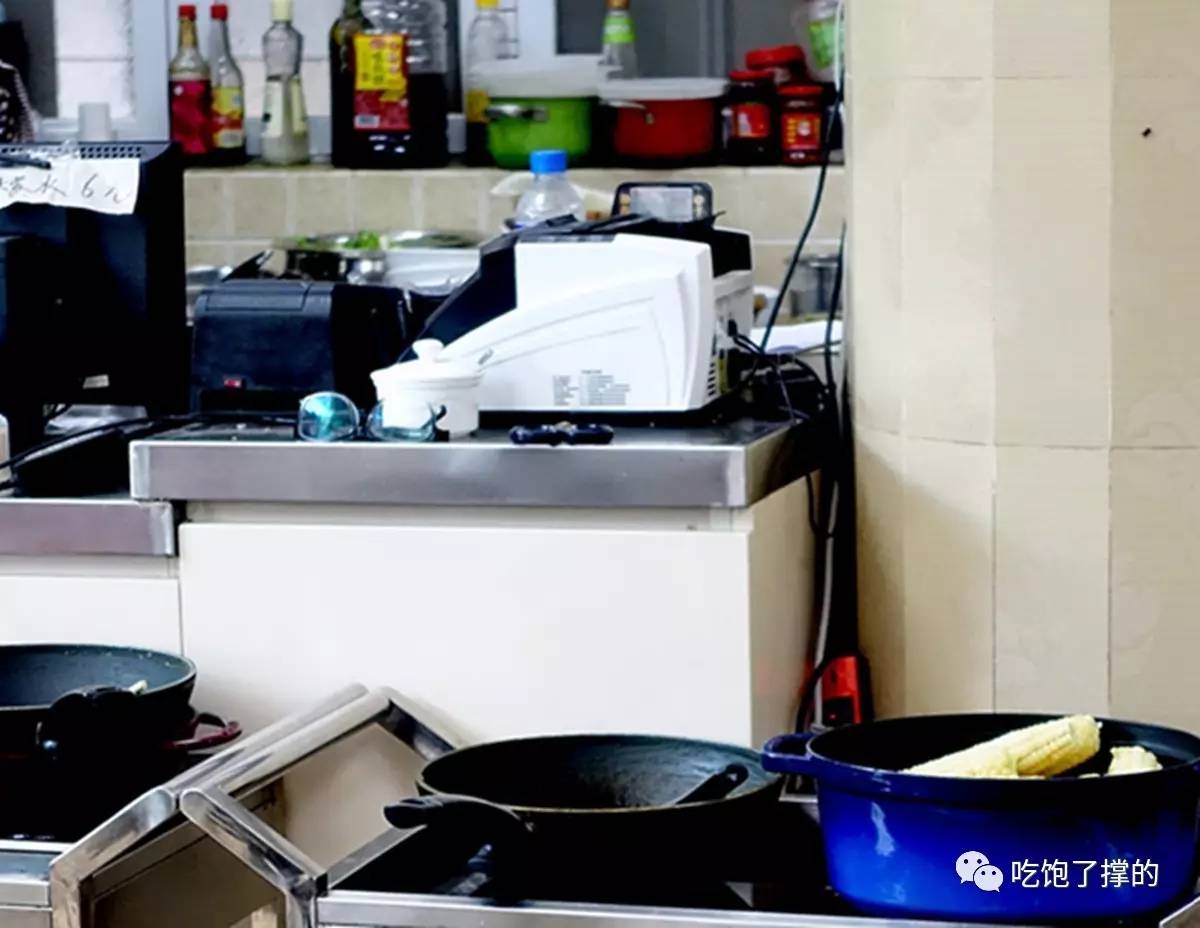 地球首家双立人铁锅米线,让人心安理得地荒废一个下午