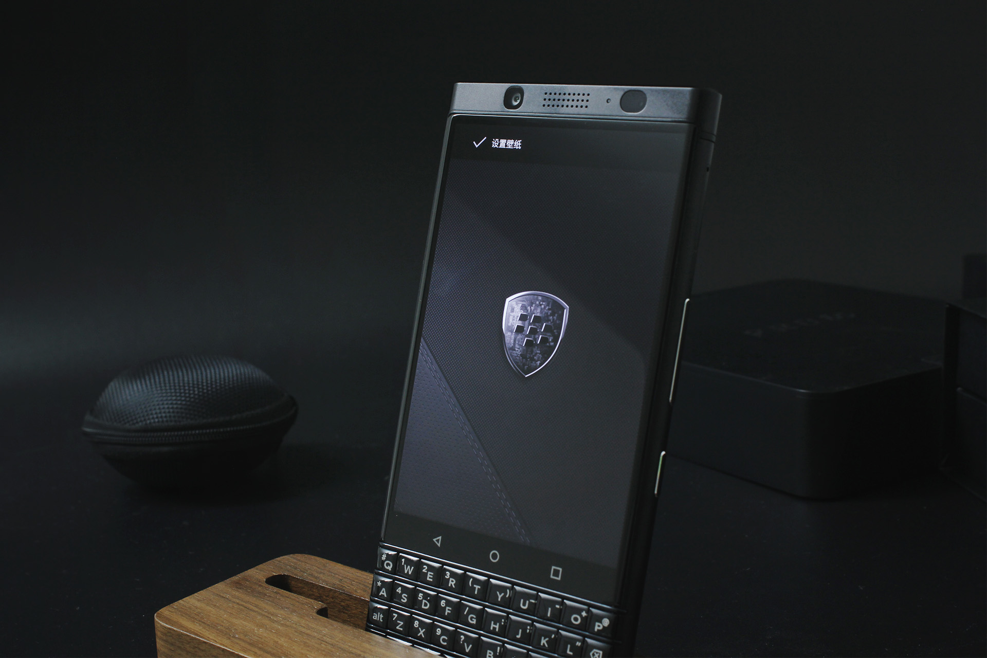 黑莓keyone神操作,黑莓keyone普通版和精英版