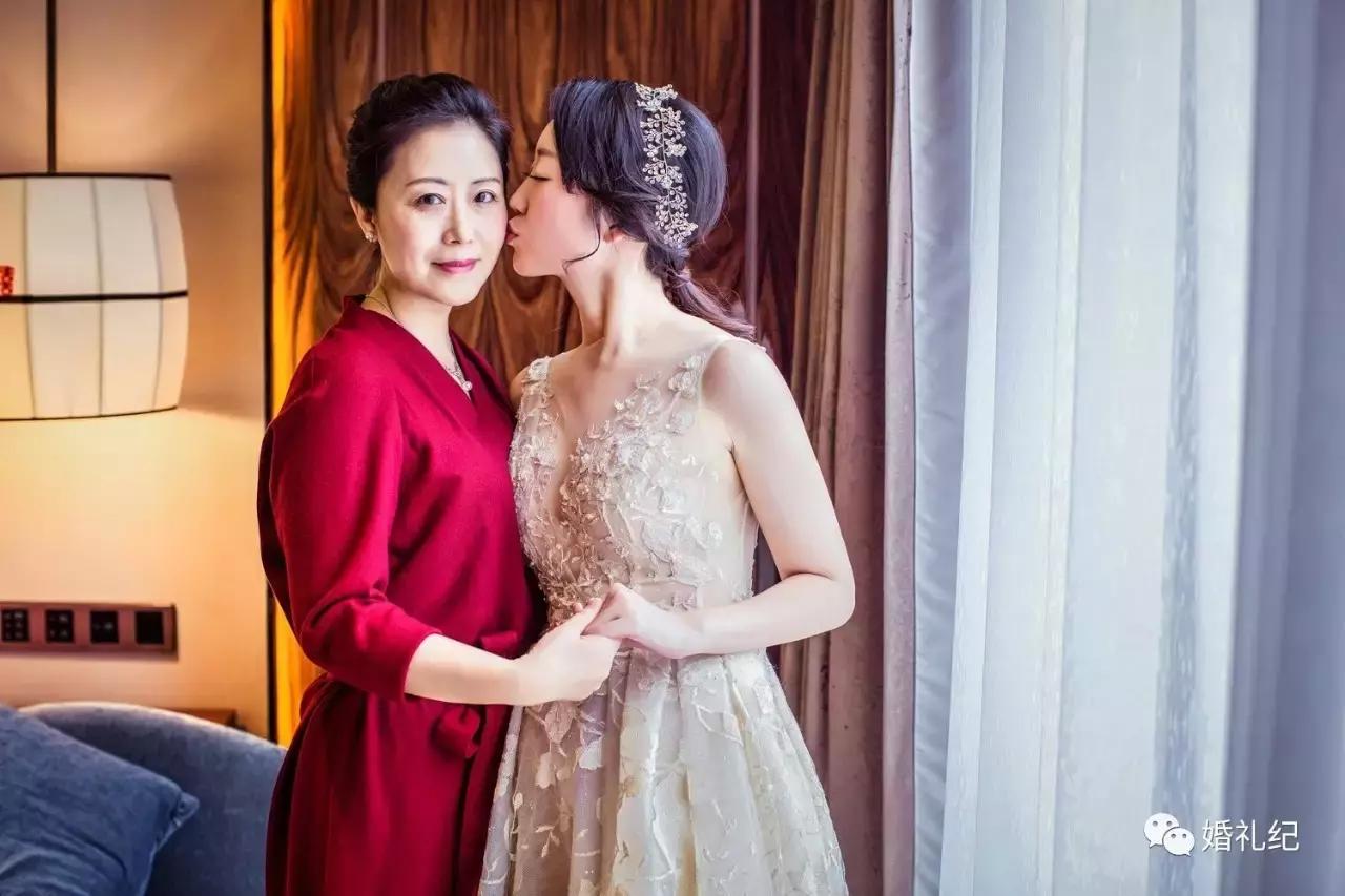 端庄大气的妈妈装婚礼,得体大方的妈妈穿搭