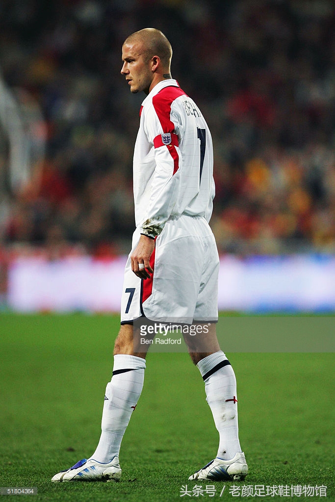 专业的足球鞋有哪几个品牌,曾经的足球鞋知名品牌有哪些