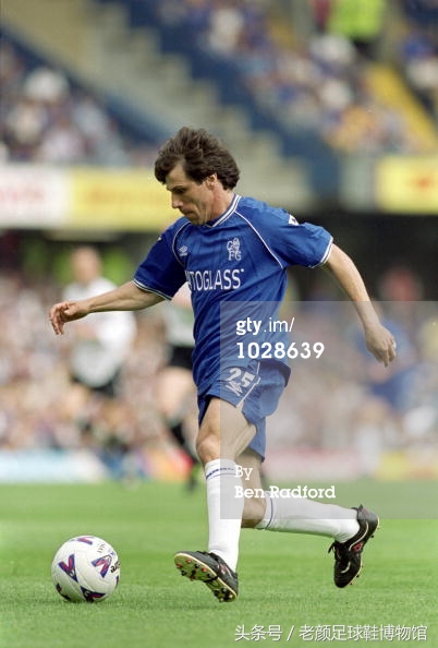 专业的足球鞋有哪几个品牌,曾经的足球鞋知名品牌有哪些