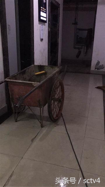 一小区多部电梯进水停运,小区电梯进水了