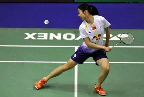 被推过顶球瞬间愁白头，两个小技巧帮你摆脱困境