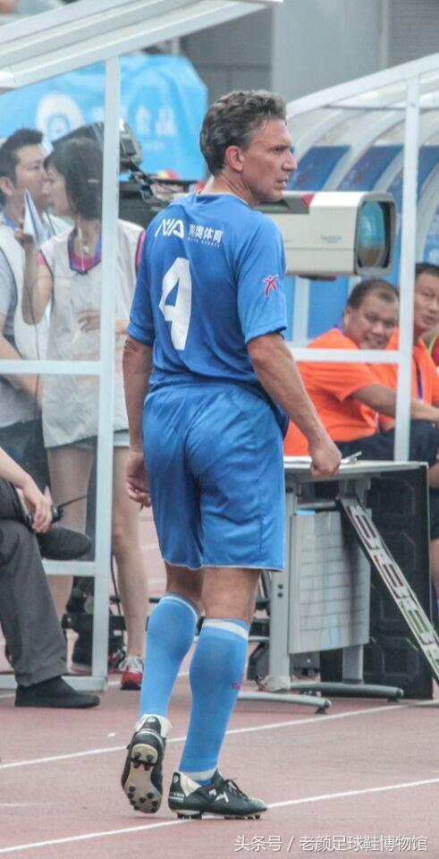 专业的足球鞋有哪几个品牌,曾经的足球鞋知名品牌有哪些