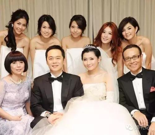 端庄大气的妈妈装婚礼,得体大方的妈妈穿搭