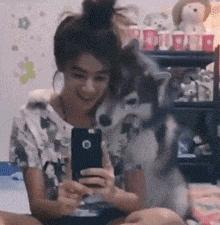 租了宝马，放上饮料，坐等妹子上车，结果被环卫大妈先拿了