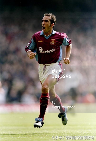 专业的足球鞋有哪几个品牌,曾经的足球鞋知名品牌有哪些