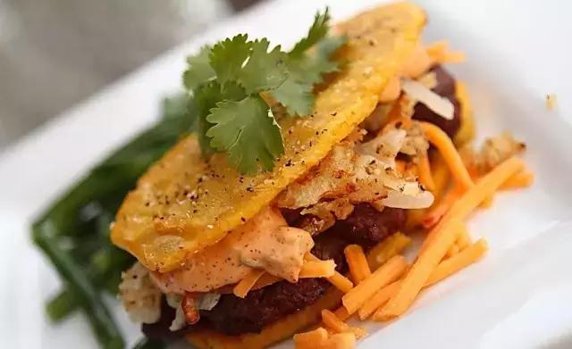 圆形餐桌好还是长方形餐桌好,圆形餐桌选什么样的好