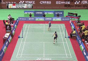 被推过顶球瞬间愁白头，两个小技巧帮你摆脱困境