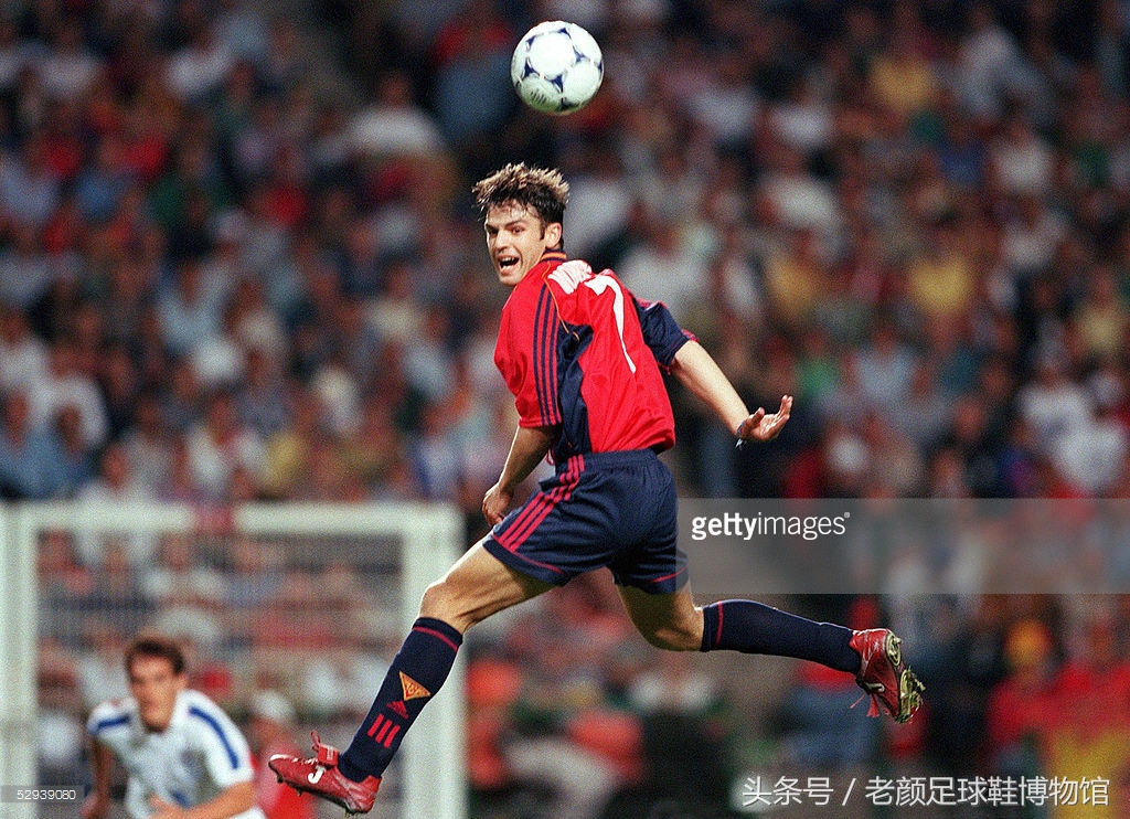 专业的足球鞋有哪几个品牌,曾经的足球鞋知名品牌有哪些