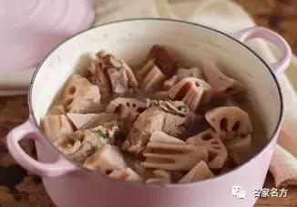 你的骨头正在泡沫化!知名康复专家:一颗洋葱就能帮你找回骨本