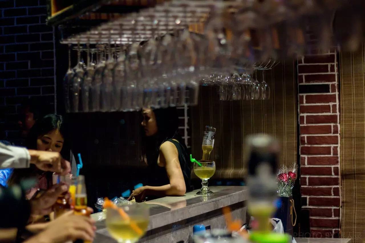 住在梦境般的黄姚花海之中，找回久违了的诗意与远方