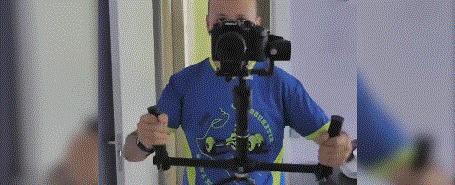 手持稳定器怎么才能更稳 (什么手持稳定器弱爆了)