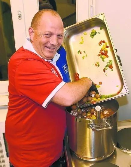 营养升级！德甲级主厨马里奥·莫萨加盟